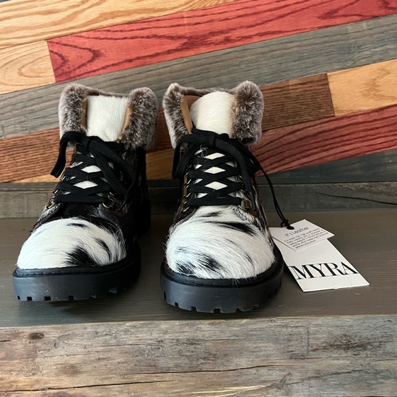 Genuine Cowhide & Leather Bootie Fur combat ankle black white sz 6 new - Picture 6 of 9